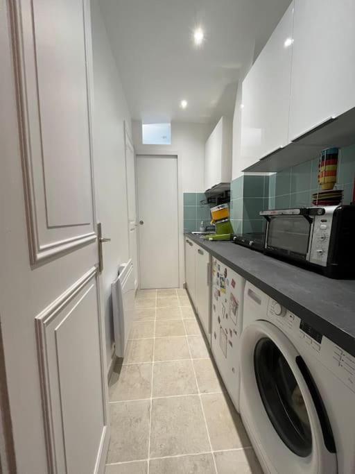 Apartment Near Montmartre Париж Экстерьер фото